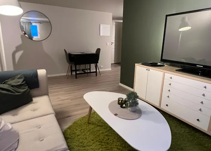 Bright And Pleasant Basement Near Downtown, Lys Og Trivelig Kjellerleilighet I Sentrumsnaert Apartamento